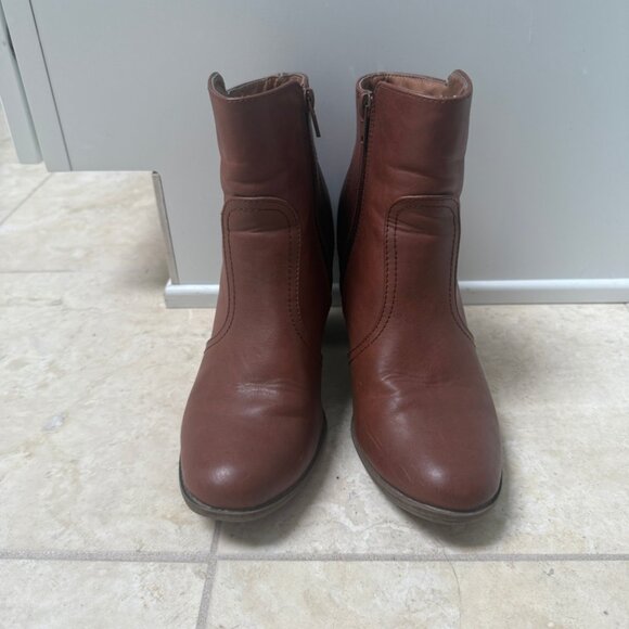 Dream Pairs Western Block Heel Zipper Closure Ankle Bootie, Sz 9, Brown - Picture 5 of 12